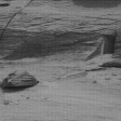ما تفسير "الباب الصخري" الظاهر في الصورة الملتقطة بكوكب المريخ؟