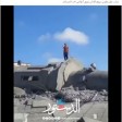 الفيديو قديم وليس لشاب فلسطيني يرفع الاذان فوق أنقاض أحد المساجد مؤخراً