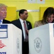 هذه الصورة لـ(ترامب) وزوجته لم تُلتقط أثناء الانتخابات الأمريكية الجارية