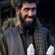 صورة لـ "مقاتل من حركة طالبان يوزع الآيس كريم احتفالا" .. ما حقيقتها؟