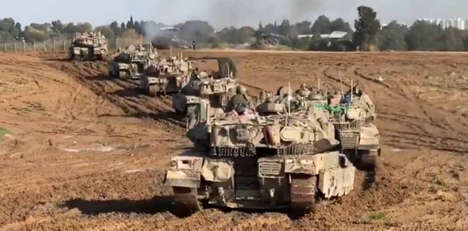 الفيديو قديم وليس لتحرك دبابات إسرائيلية نحو رفح حديثاً