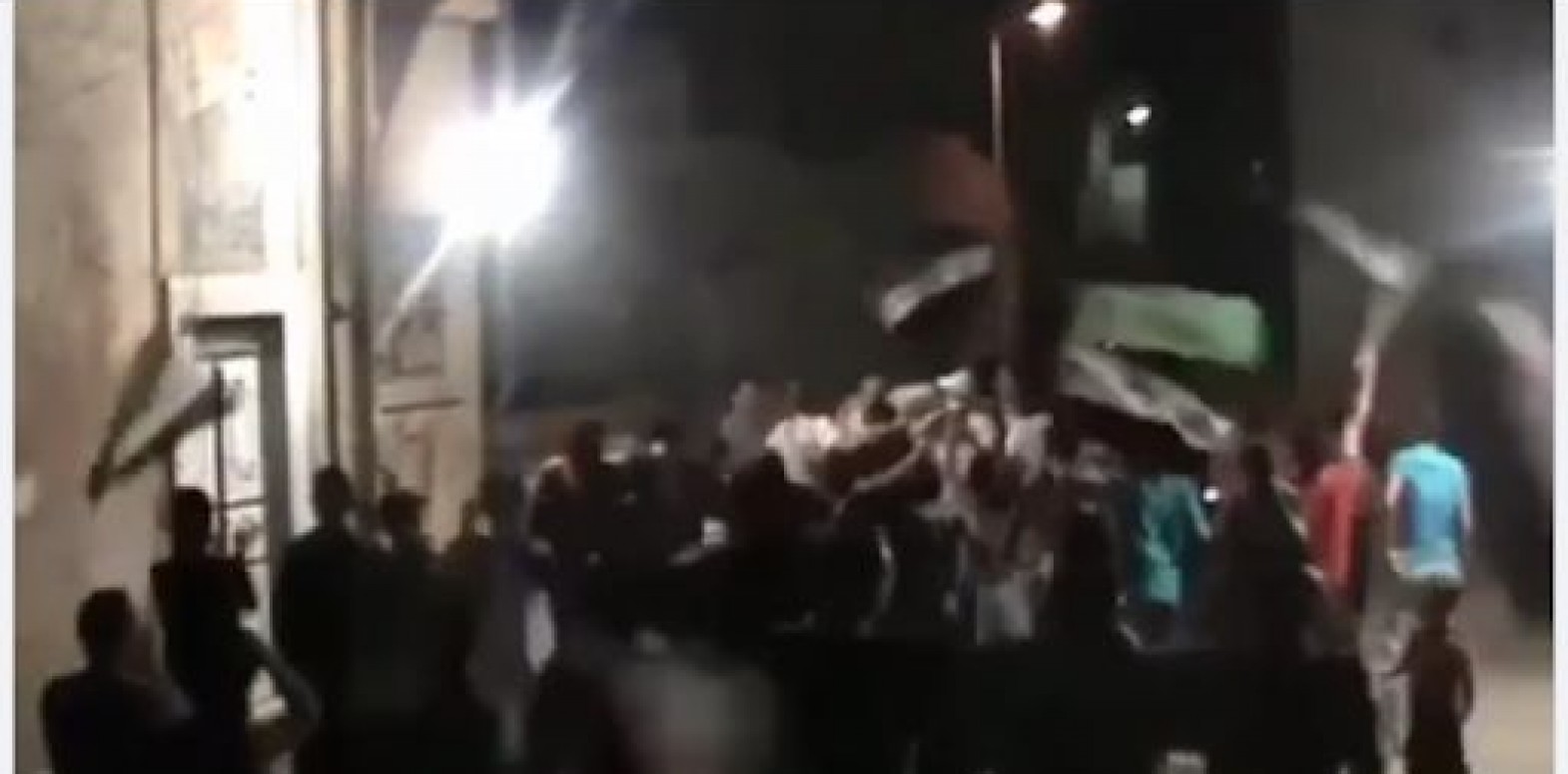 هل خرجت مظاهرة ضد النظام في حي الشيخ عنبر بمدينة حماة مؤخراً؟