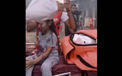 مسؤول إسرائيلي ينشر فيديو مضلل يدعي فبركة الغزاويين إصابات الأطفال والمدنيين