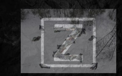 هل تُظهر هذه الصورة جثث من الجيش الروسي على شكل حرف Z في أوكرانيا؟