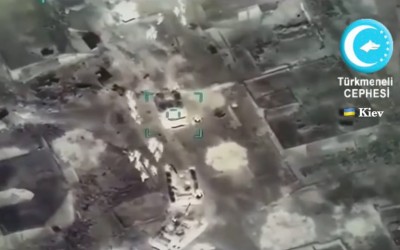 هل يُظهر هذا التسجيل استهداف طائرات بيرقدار لدبابات روسية في أوكرانيا؟