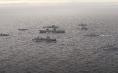 هل تظهر هذه المشاهد تجمع قوات بحرية من 22 دولة في البحر الأحمر؟