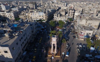 صحفية أمريكية تشكك بمعلومات البيت الأبيض عن سكان إدلب، هل هي محقة؟
