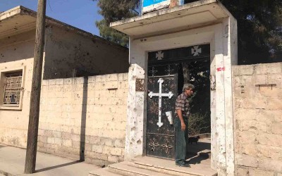 هل حوّلت المعارضة السورية المسلحة كنيسة القديس هاكوب الأرمنية في رأس العين لحظيرة حيوانات؟