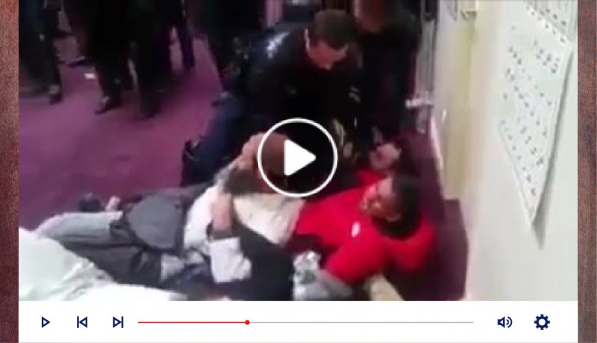 هذا الفيديو لا يصوّر اقتحام الشرطة الفرنسية مسجداً في باريس مؤخراً