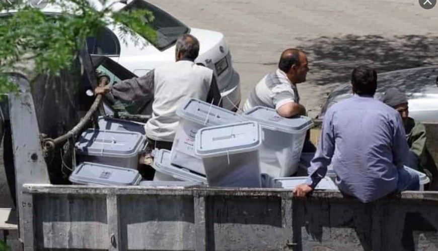 هذه الصورة لا تظهر نقل صناديق الاقتراع لـ "الانتخابات الرئاسية السورية" بسيارة قمامة