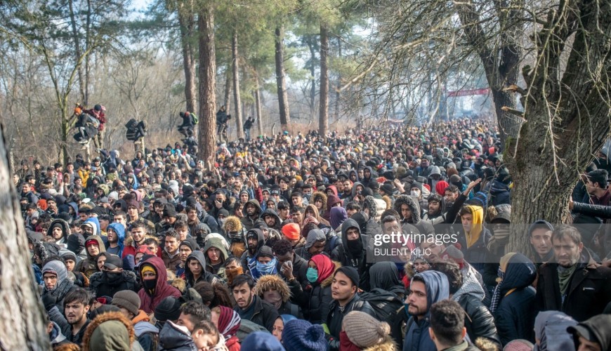 هل تظهر هذه الصورة اللاجئين العالقين عند الحدود الألمانية؟