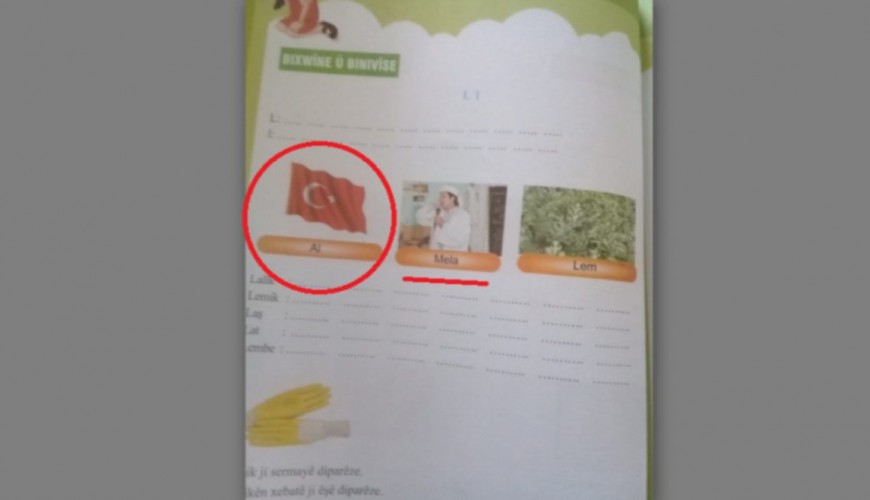 Afrin’de okul kitaplarındaki ulusal bayrak Türk bayrağı mı?