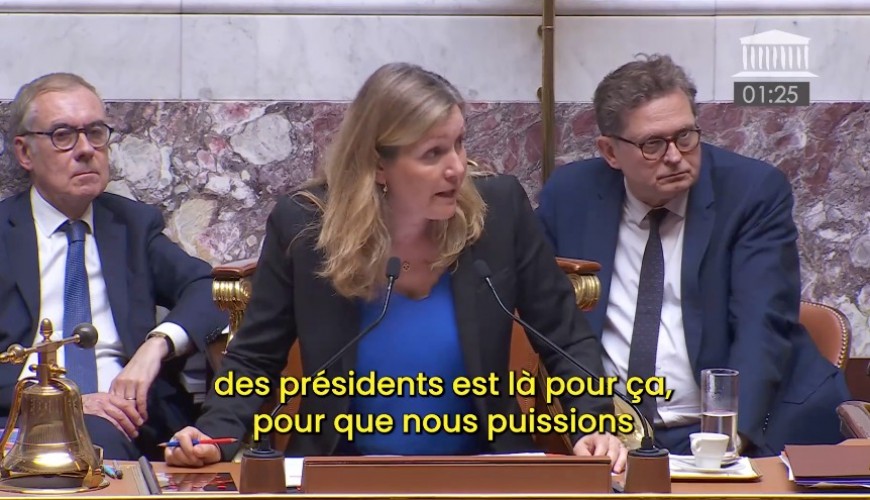 هل رفضت رئيسة البرلمان الفرنسي الوقوف دقيقة صمت على أرواح المهاجرين؟
