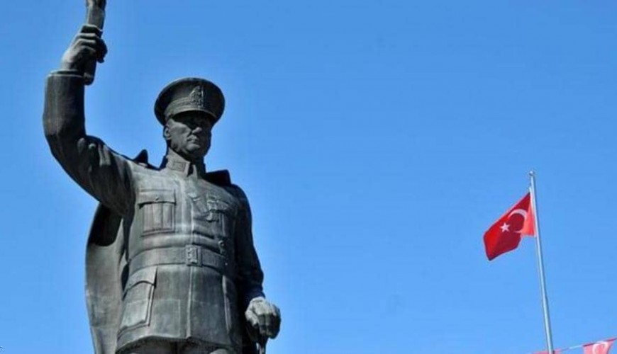 Atatürk heykeline hakaret eden kişiler nereli?
