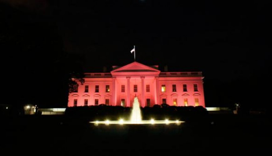 هل رفع (ترامب) علم الثورة الأمريكية على البيت الأبيض مؤخراً؟