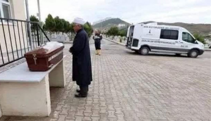 Bu fotoğraf Avrupa’da yalnız vefat eden bir Suriyelinin cenazesine ait değil